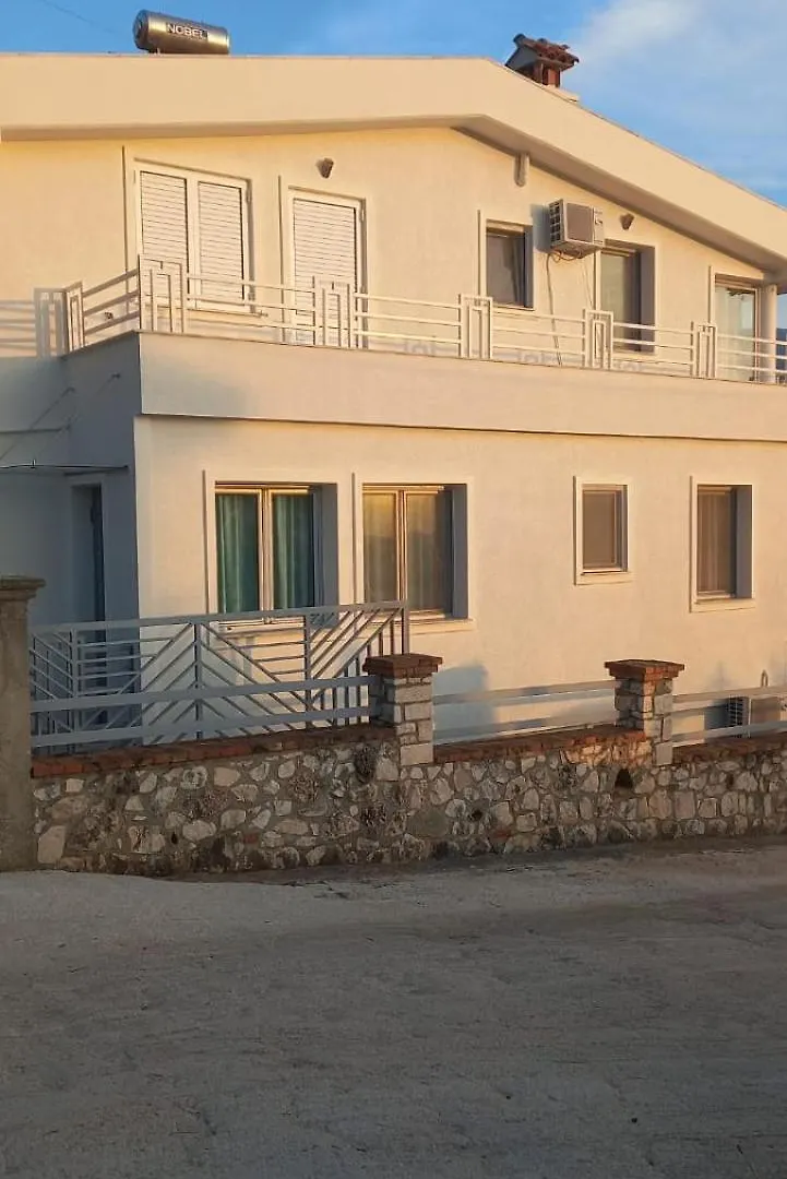Vila Elida Trajas