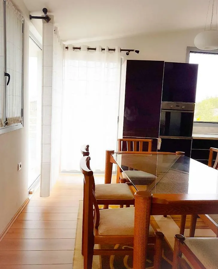Guest house Vila Elida Tragjas
