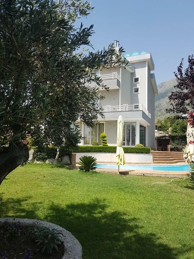 Vila Elida Trajas