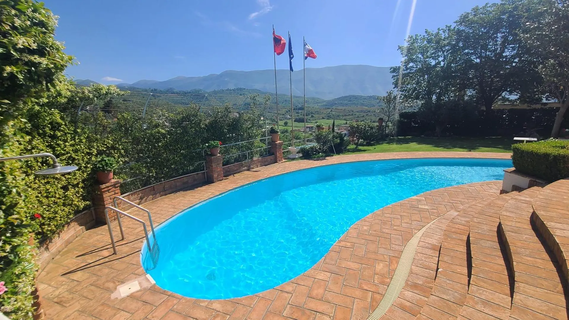 Guest house Vila Elida Tragjas