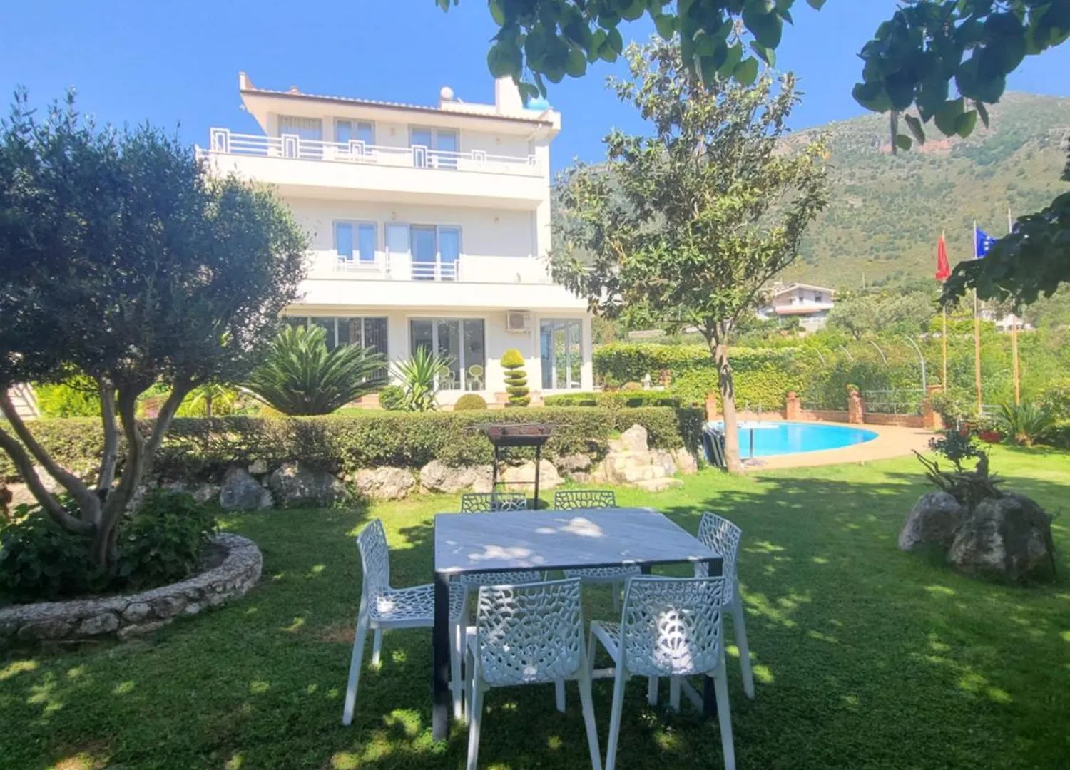 Vila Elida Tragjas 0*,  Albania