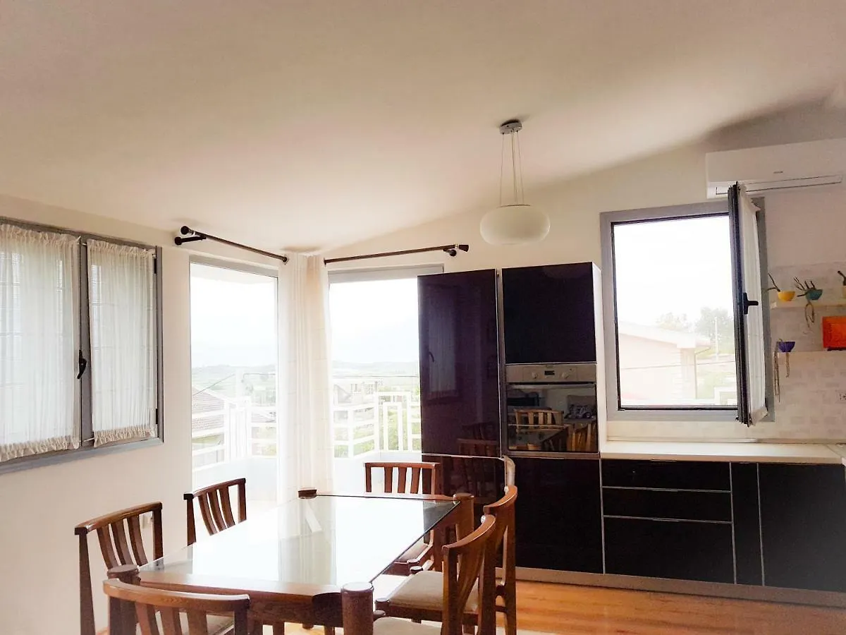 Guest house Vila Elida Tragjas